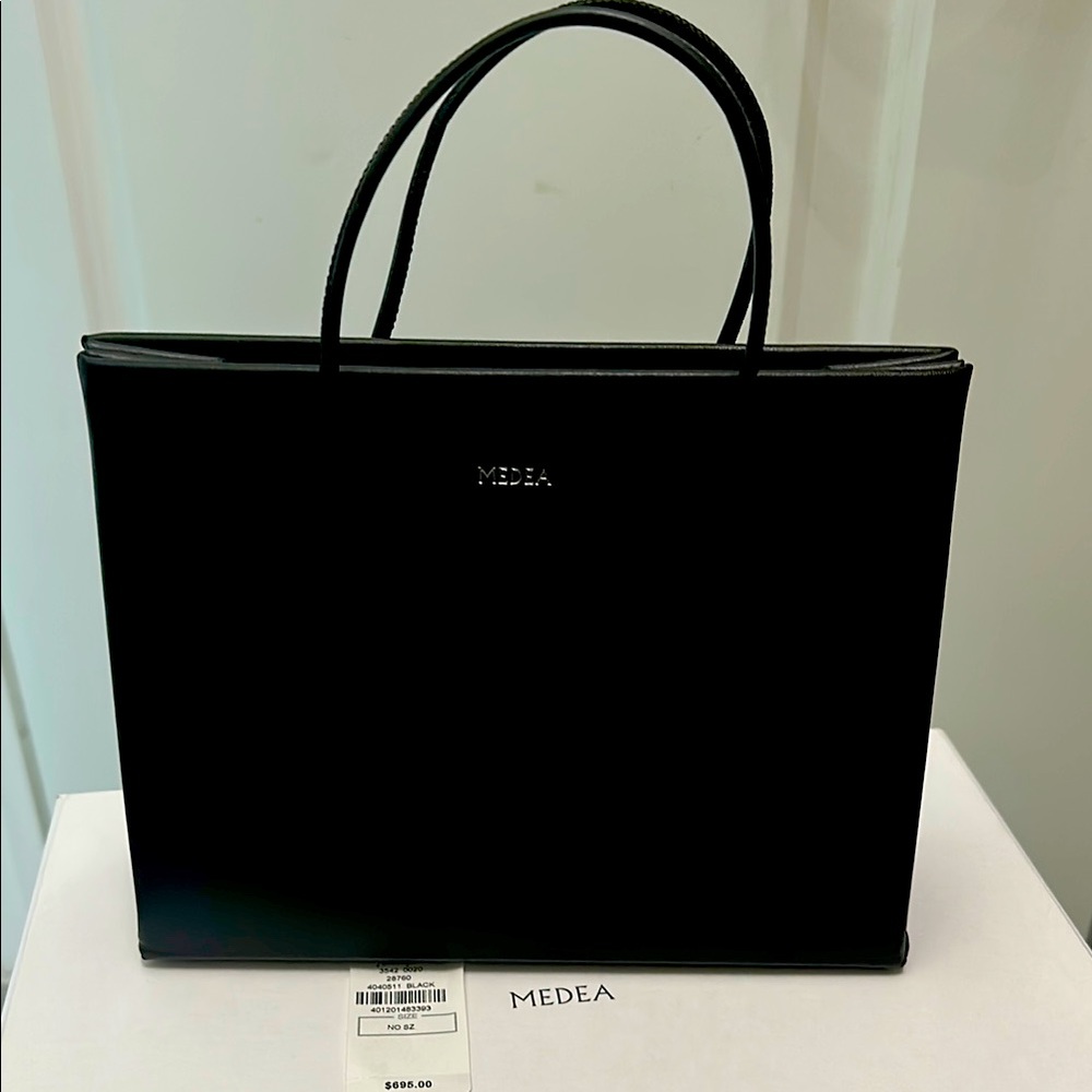 Medela Black Tote Bag Sleek Minimalist Design